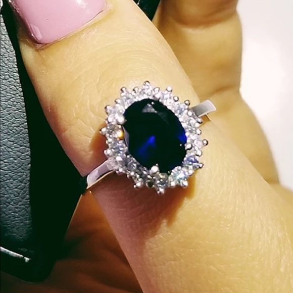 New Women’s 925 Silver Luxury Royal Blue Sapphire Ring - Picture 1 of 8